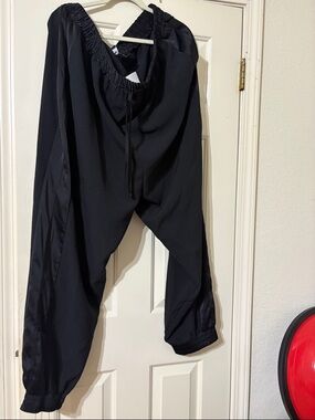 Women’s Nina Parker  Black Elastic-Waist Jogger Pants